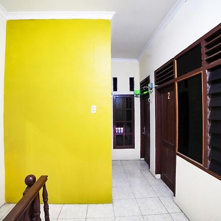 Oyo 91199 Felicia Homestay Medan Exterior foto