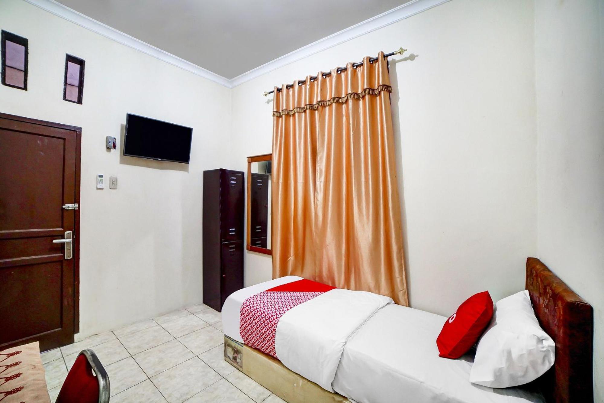 Oyo 91199 Felicia Homestay Medan Exterior foto