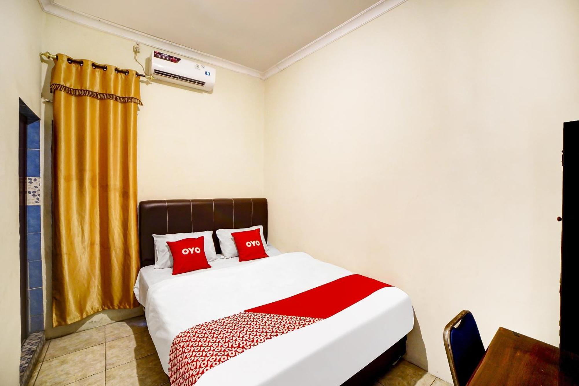 Oyo 91199 Felicia Homestay Medan Exterior foto