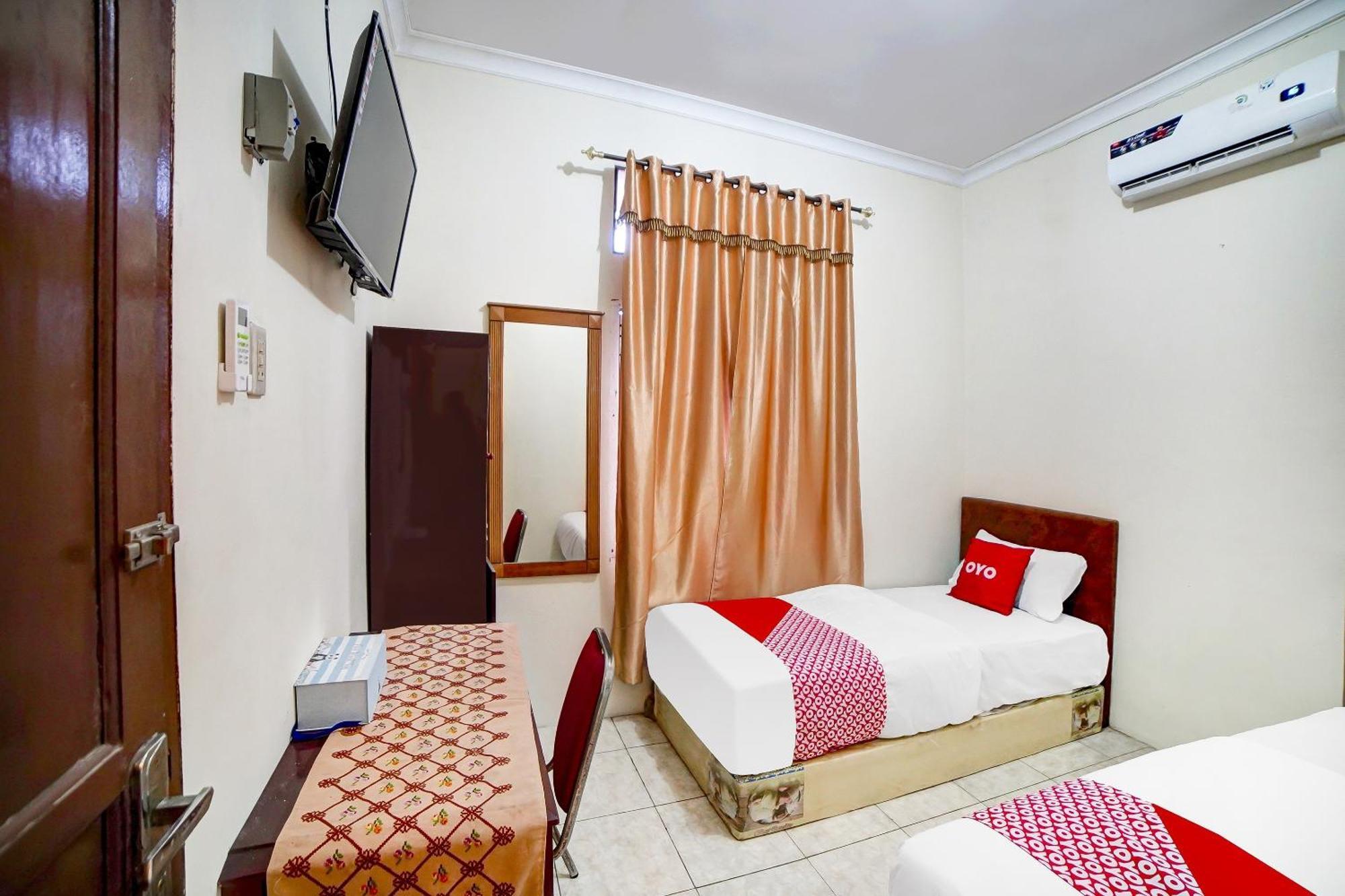 Oyo 91199 Felicia Homestay Medan Exterior foto